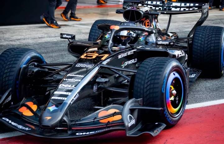 梅赛德斯碾压阿斯顿马丁，拉塞尔状态火热